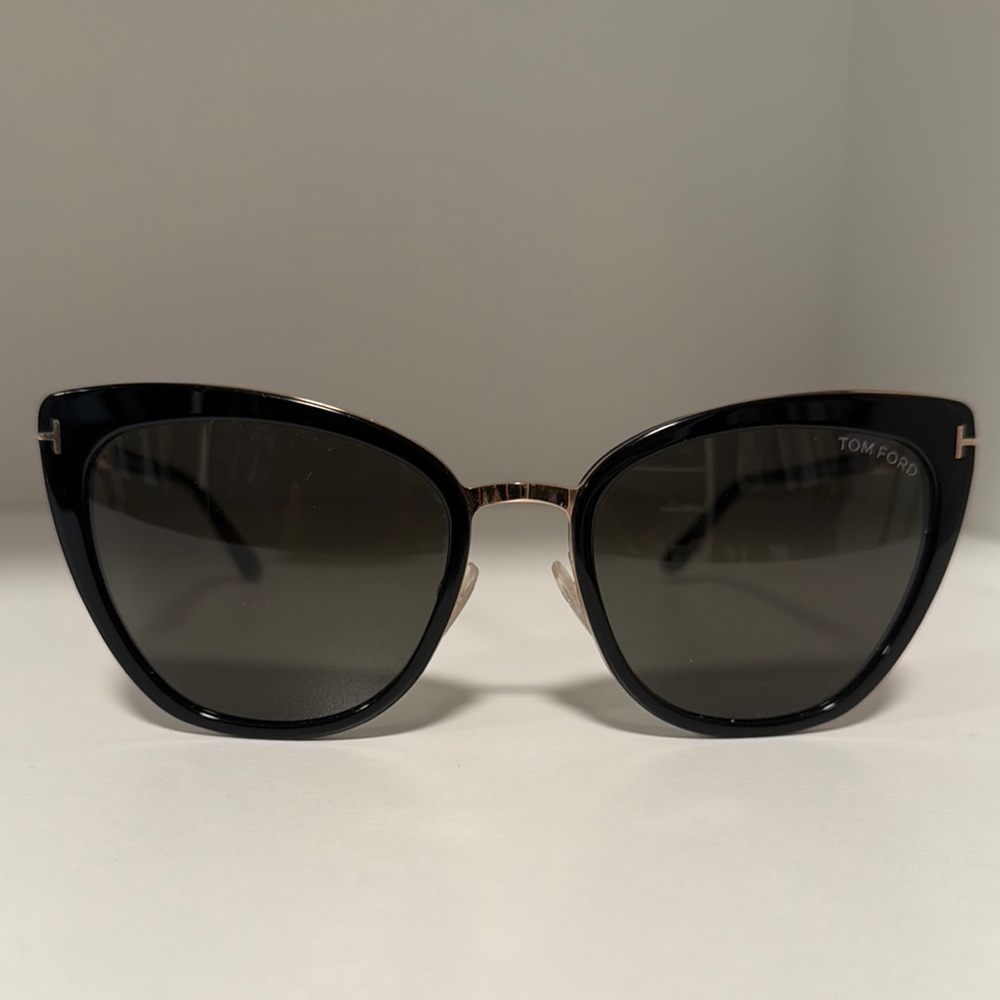Tom Ford Black Sunglasses Cat-Eye Style